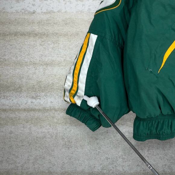 Vintage Green Bay Packers Puffer Starter Jacket Green Yellow Nylon Insulated 90s - Picture 8 of 13